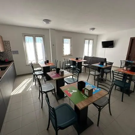 Oda ve Kahvaltı Colle Muzia E 3*