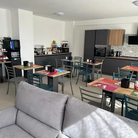Oda ve Kahvaltı Colle Muzia E